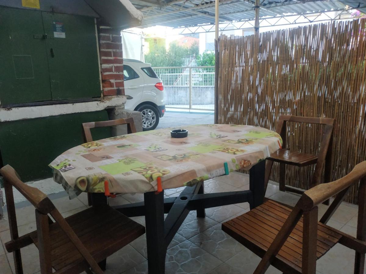 B&B Guest House "Be Happy"-Parking,Breakfast Center Split Exterior photo